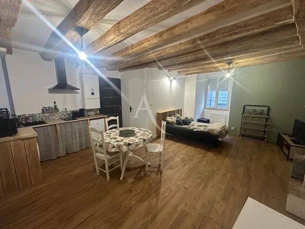 Studio 1 pièce 28 m² 
