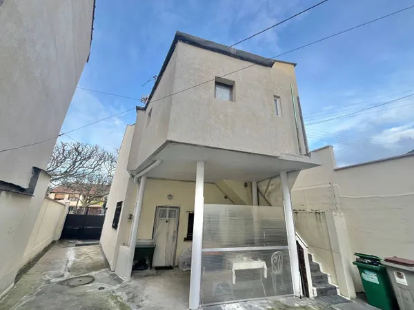 Studio 1 pièce 26 m² 
