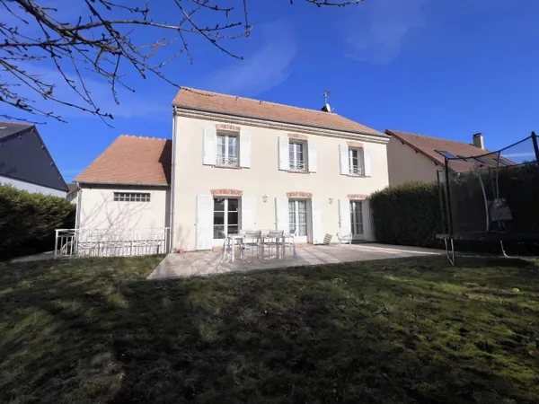 Maison de plain-pied 8 pièces 160 m² 