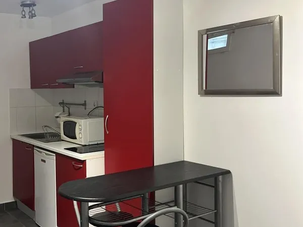 Studio 1 pièce 15 m² 