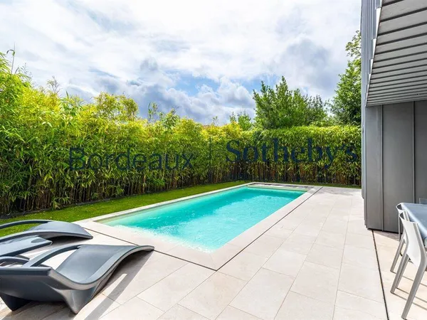 Maison 6 pièces 210 m² 