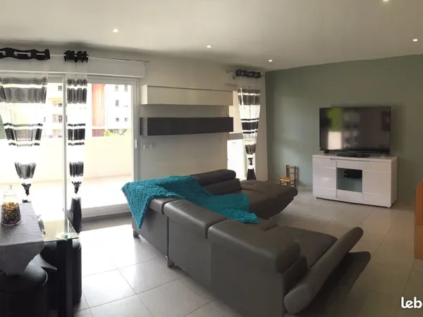 T3 de 70m² avec balcon et parking 