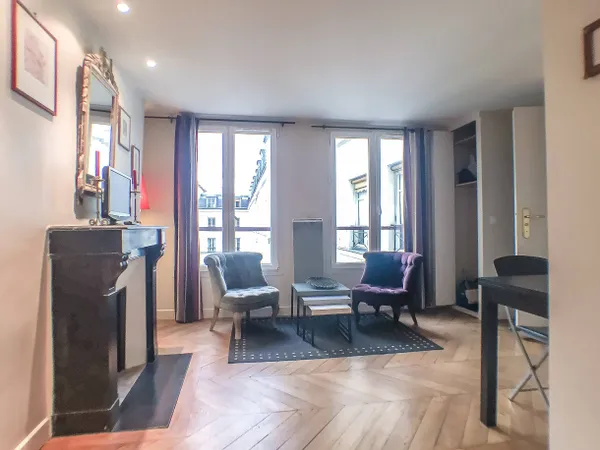 Secteur Cherche Midi - Studio Cosy en étage - Calme 