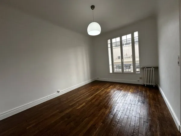 Studio 1 pièce 24 m² 