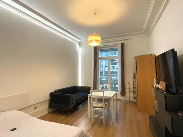 Studio meublé 30m2 - Quartier historique de l'Opéra - 450 Euros / Mois CC 