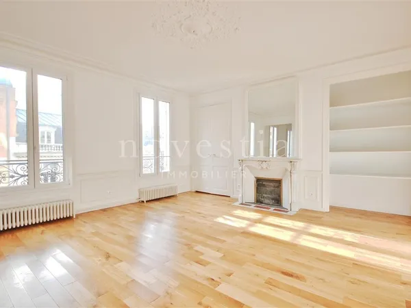 APPARTEMENT 6 PIÈCES 130 M² 