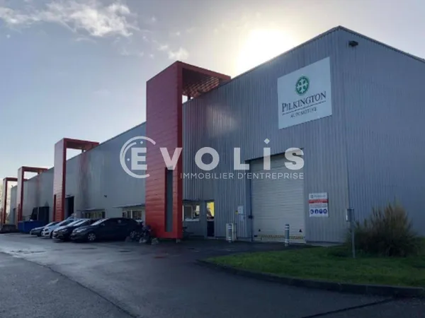 Local d'activité 635 m² 