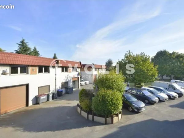 Local d'activité 228 m² 