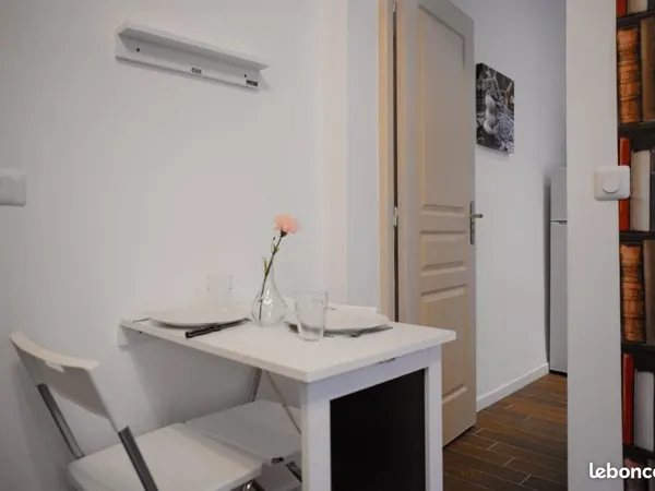 Studio 1 pièce 20 m² 