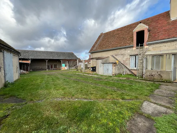 Corp de ferme à rénover Nancray-sur-Rimarde 