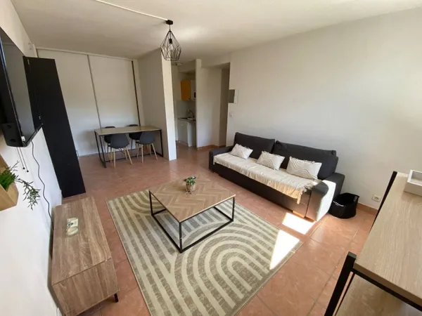 Studio 1 pièce 32 m² 