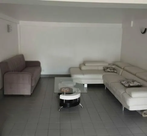 Propriété 2 pièces 70 m² 