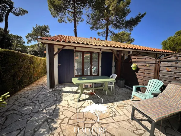 Villa d'angle résidence avec piscine 