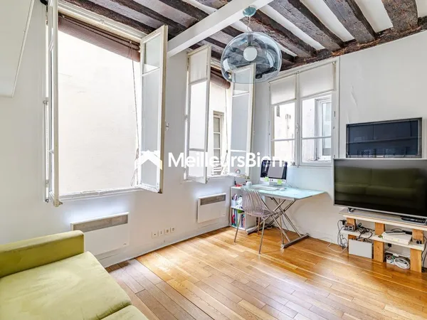Hôtel de Ville / Beaubourg - Studio bien aménagé au calme sur cour 