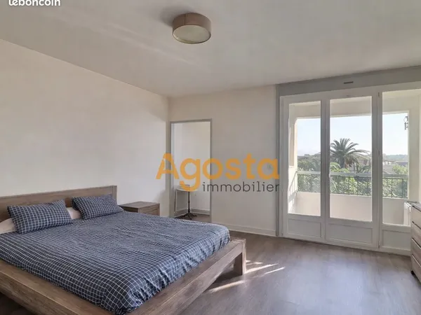 Studio 1 pièce 28 m² 