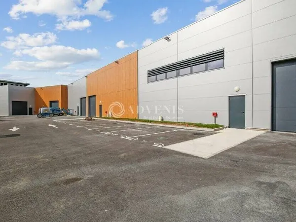 Local d'activité 511 m² 