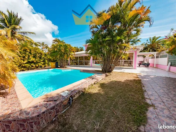 Villa 8 pièces 179 m² 