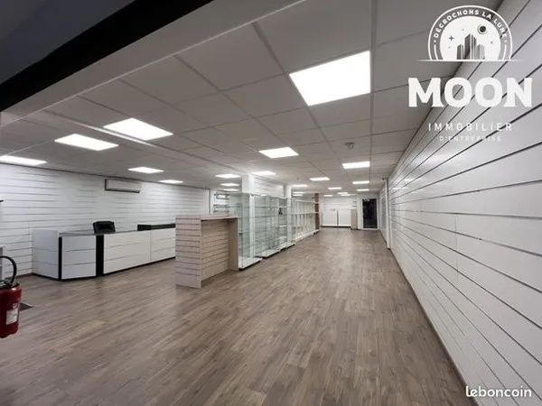 Local commercial 300 m² 