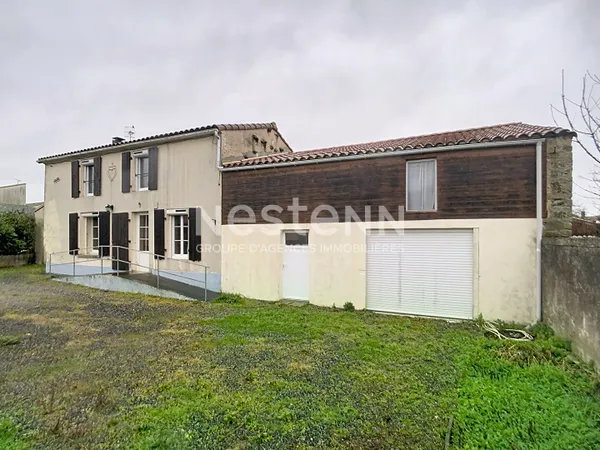 A Vendre. Maison 3 chambres, garage, jardin située à Saint Michel En L'herm à 10 minutes de la 