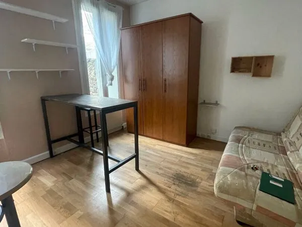 Studio 1 pièce 18 m² 