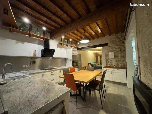 Maison meublée avec terrasse 20 m² - 2/3 chambres - prête à vivre 
