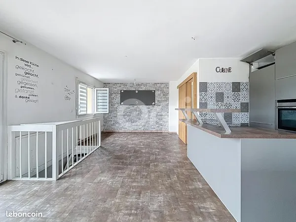 Maison 7 pièces 270 m² 