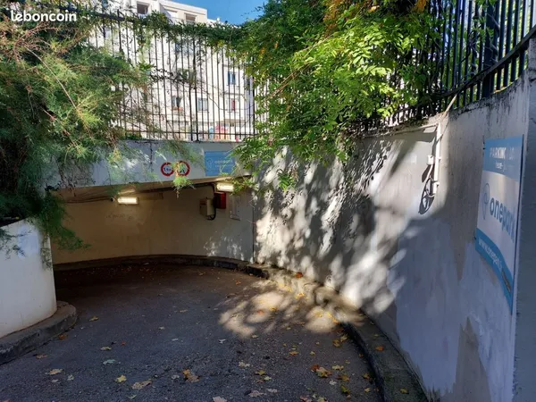 Place de parking Paris 11 
