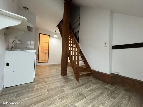 Studio 1 pièce 21 m² 