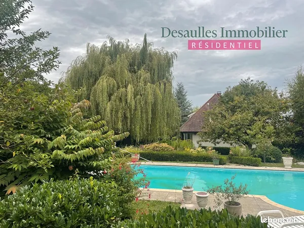 Maison 10 pièces 268 m² 