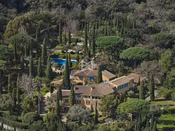 Propriété d'exception à Ramatuelle - Élégance, Charme et Art de Vivre 