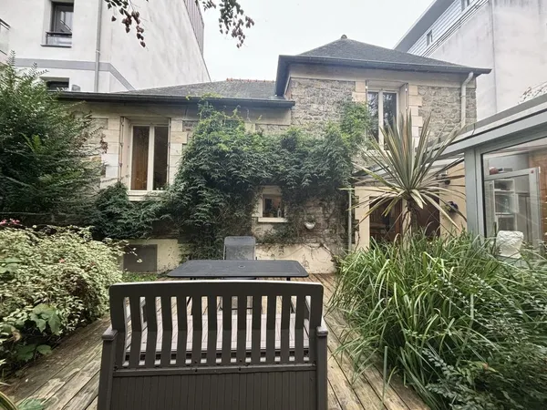 Rare ! Maison de ville avec jardin à Arsenal- Redon - 
