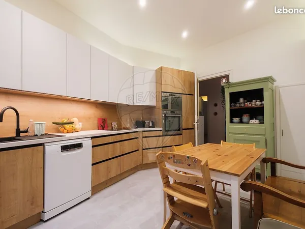 Appartement 5 pièces 147 m² 