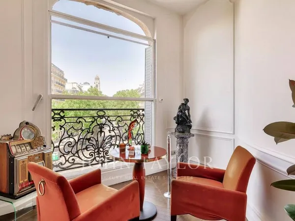 Appartement 6 pièces 197 m² 