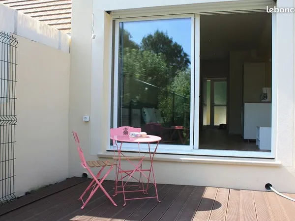 Studio meublé récent 