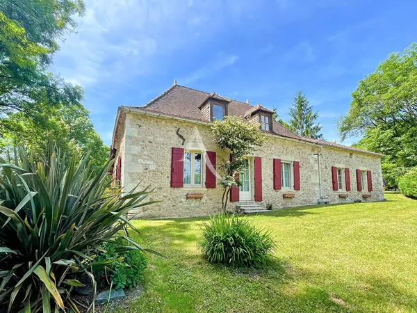 Charmante maison périgourdine avec dépendance, proche de Villeréal 