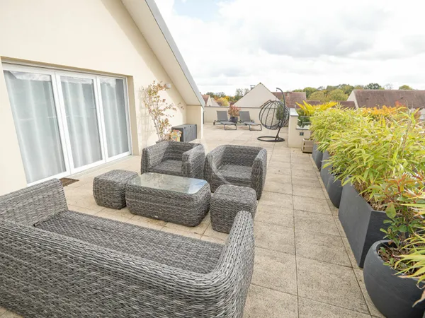RARE À Chessy Bourg Magnifique T5 dernier étage avec terrasse de 117 m² ! 