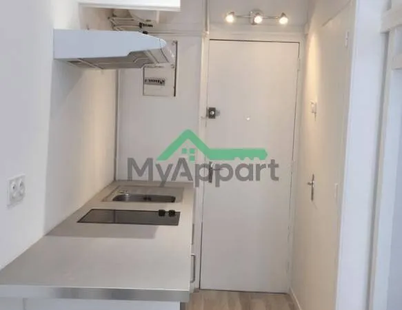 Studio 1 pièce 14 m² 
