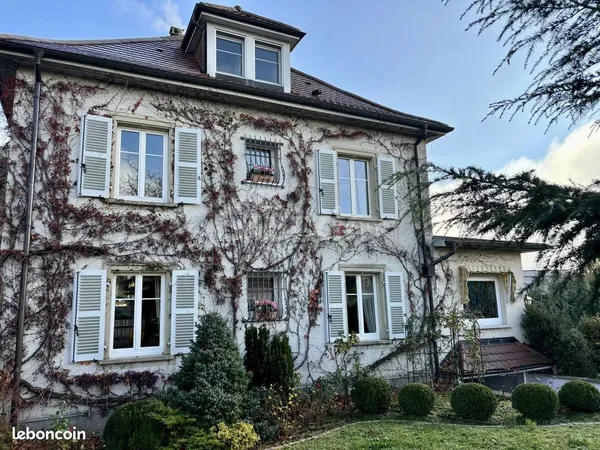 Studio 4 pièces 91 m² 