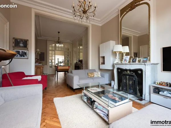Maison 6 pièces 197 m² 