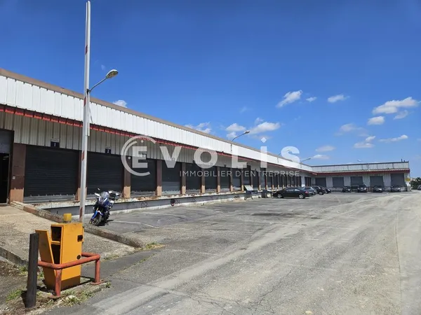 Locaux d'activité - A LOUER - 3 178 m² non divisibles 