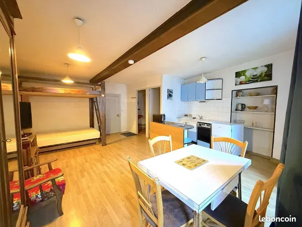 Studio 1 pièce 30 m² 