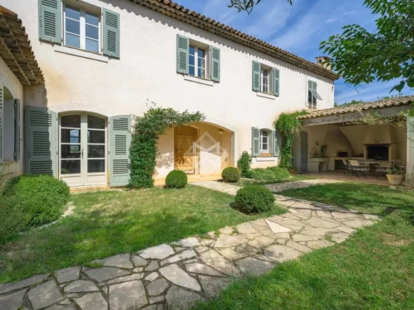 Villa provençale de style bastide 