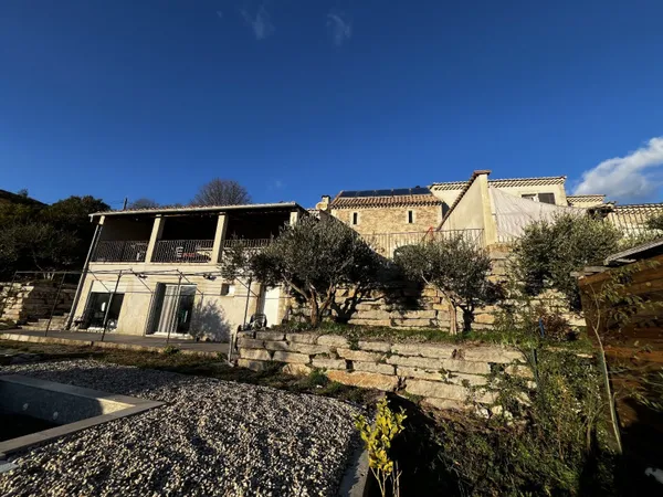 Maison 10 pièces 240 m² 