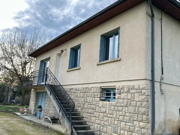 Maison T4 de 75 m2 avec garage et grand terrain 