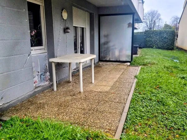 Mondelange joli f3 meuble avec terrasse et parking 
