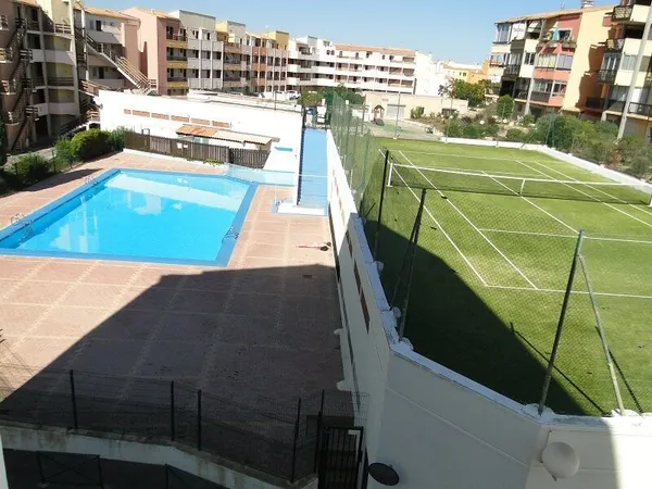 LE CAP D'AGDE: Île des pêcheurs: STUDIO-CABINE- Loggia 5.5m², Pisicne ascenseur. Meublé 