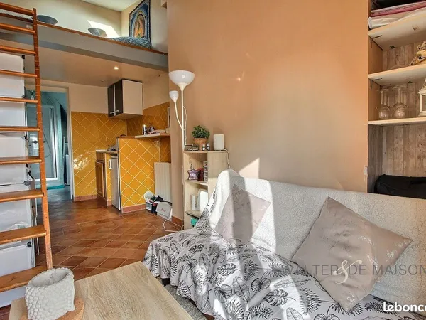 Studio 1 pièce 20 m² 