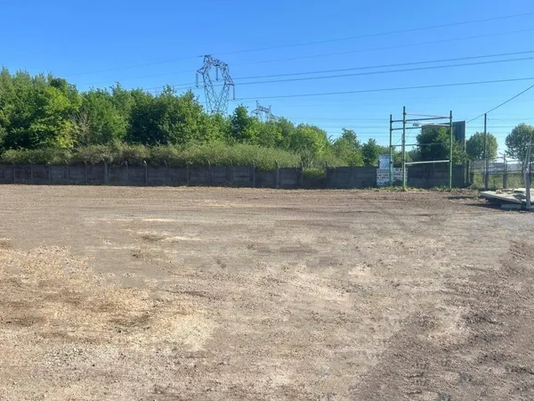 Terrain 4562 m² 