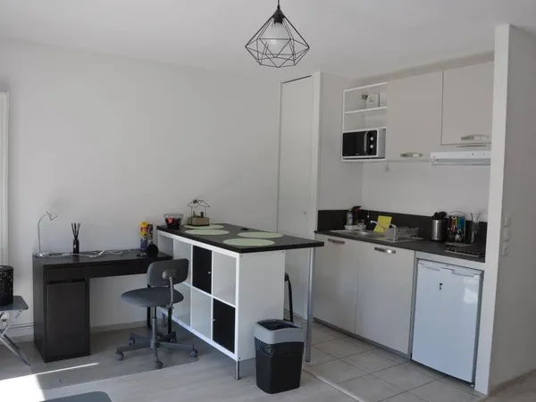 Studio 1 pièce 25 m² 