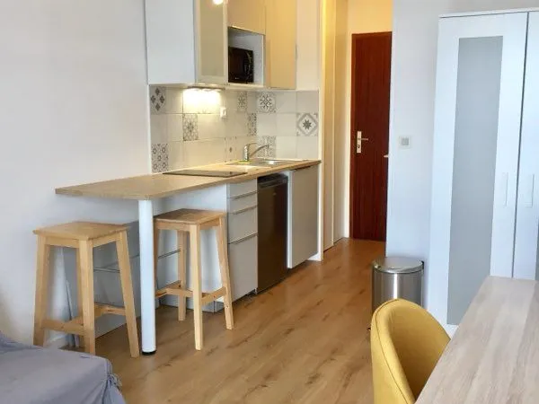 Studio 18 m2 rénové Saint Donatien proche centre ville 